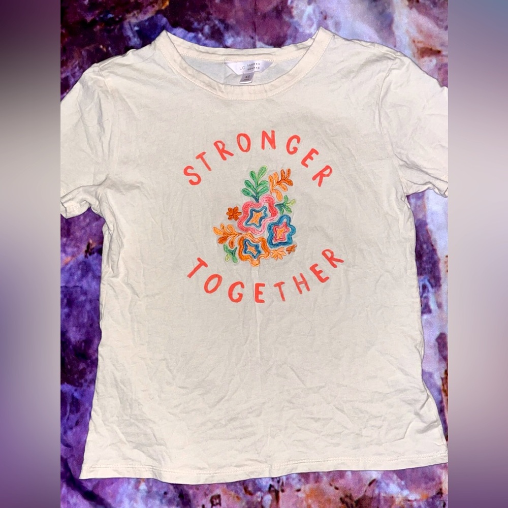 LC Lauren Conrad- Stronger Together Graphic Tee - Picture 2 of 3